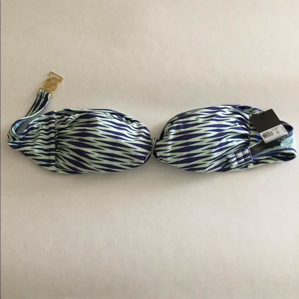 Bikini top Victoria Secret NWT